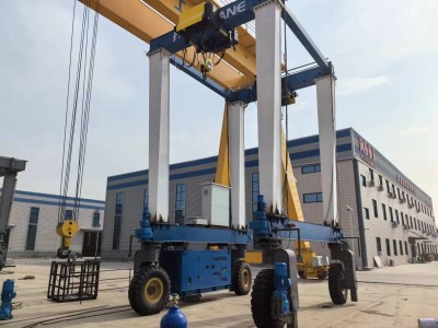 Máy nâng điện cao su Tyred Crane gỡ lỗi thành công